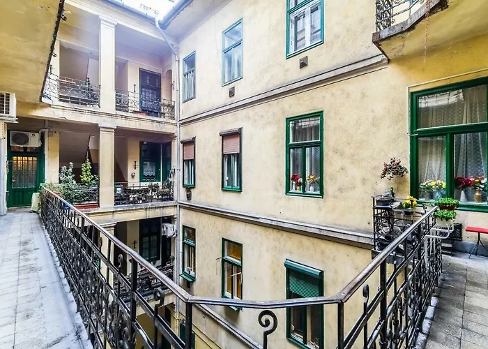 Bpr Colorlib Art Apartment